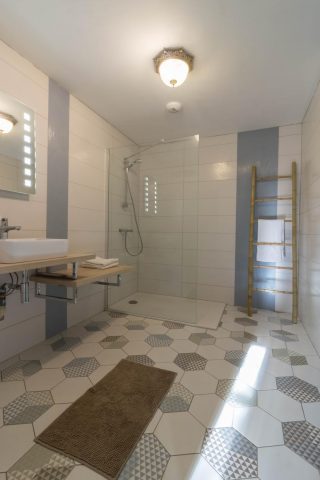 31G101501-2a51e1aa672545298f0ba021da2b60c8