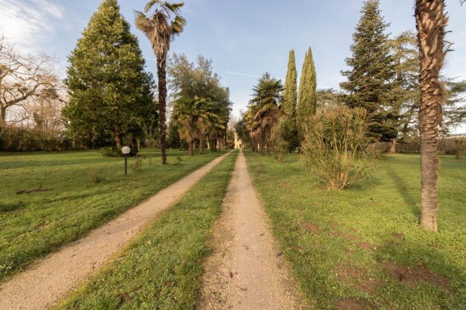 31G101501-8e3c779fac7a4b9f874037d998ddd1de