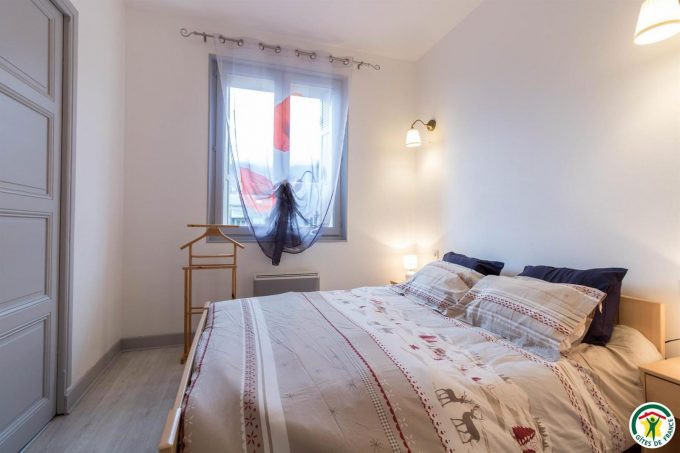 31G101504-066429bf79ad49e4aa691c99915cd23b