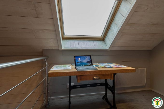 31G101505-4b9486bdd37240bf8b1df2683152622d