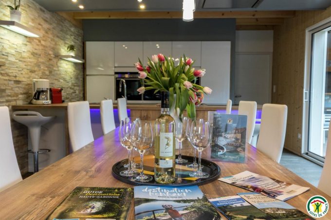 31G101505-91ca12750bc64d16a63711f4ae54f490