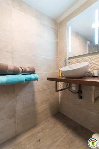 31G101505-ee22fb5185e946c2b3931c1ebe3941da