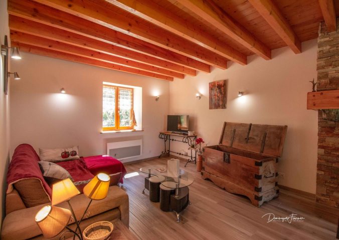 31G101509-2f40a455fe0c4035b585ea539174f8a5