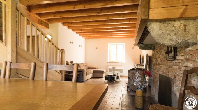 31G101509-a8e2afcc7b704d83bd0a78ca6cf71105