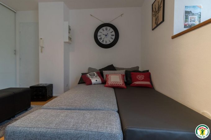 31G101513-355db46cfd9c4d77aaf057ad5c998a39