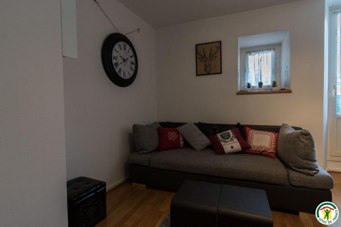 31G101513-83209b1e611f4fcd94e79d698d968960