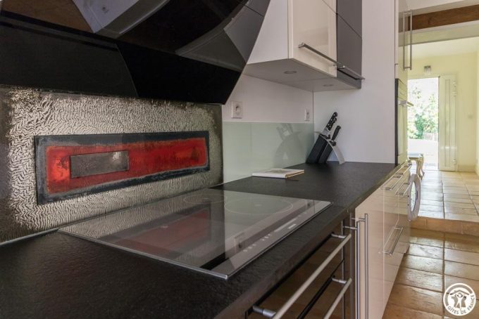 31G101515-0b4f9d7a853d4df0a45a88d7015f6174