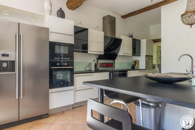 31G101515-58fc8c06c34a4653bdf358ee94457c6d