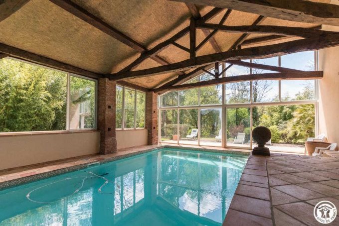 31G101515-66bdcb1b33804aabb5c5e5261f4ebe6b