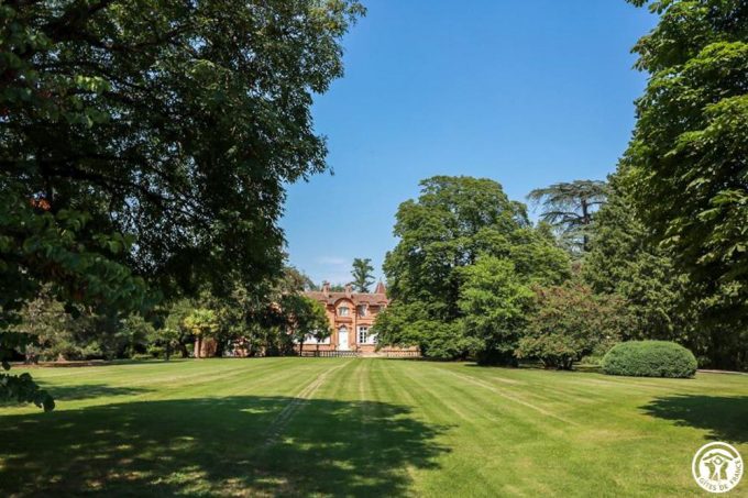 31G101515-c85d92bff9374bb8b7c96d43a3291493