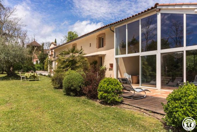 31G101515-ef8d7283ec944ae3b6cb4951d85297ce