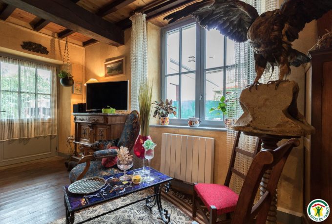 31G101527-81fb0e2df5a248a3b0ac50cfb2c0b847