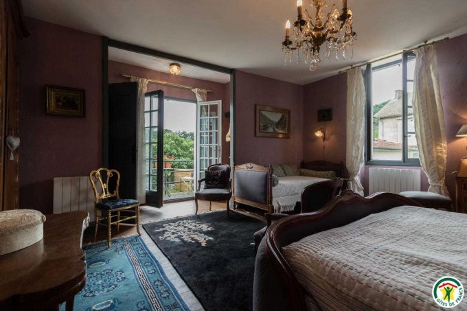 31G101527-adc28e814a3346cabb1a66bf5b92c86c