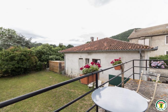 31G101527-c9dd5c7c85904746a957e0d70f744482