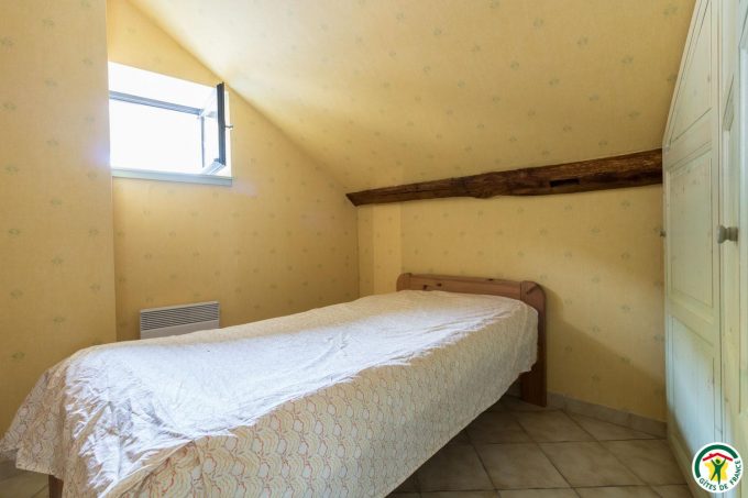 31G101540-4bf66757db9e4ce08acea4e1dd315a49