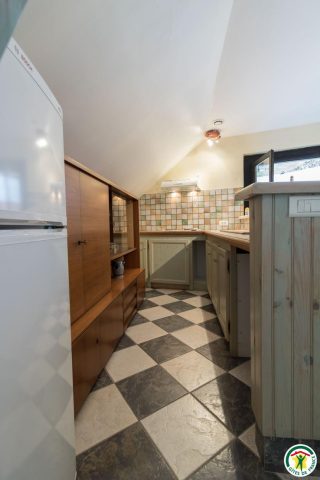 31G101540-7b1e7da36bfc427bbdf0ca09bb9b312e