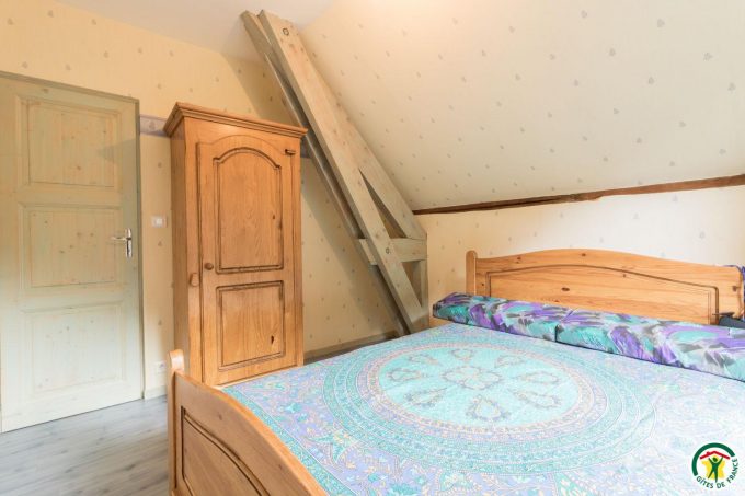 31G101540-c7193bfd105f475581ee18d24d8d66c7