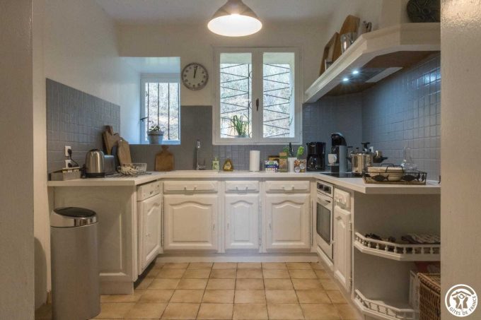 31G101543-01177275151149cea1d370cc042a16d9