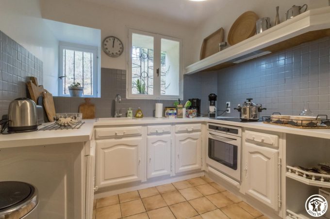 31G101543-57a545d25b454792975422aa3edf8470