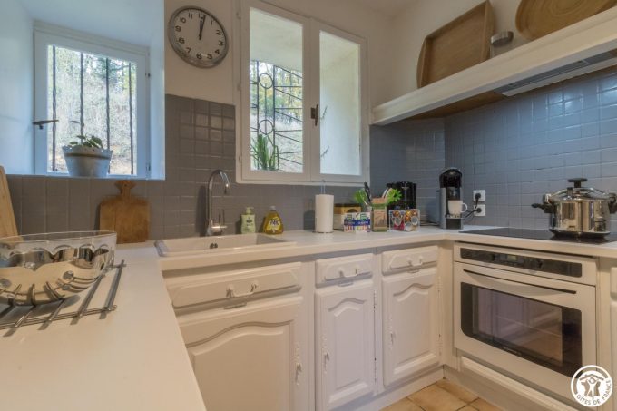 31G101543-5b51aa1f95344f84a799bf541c6c8c49