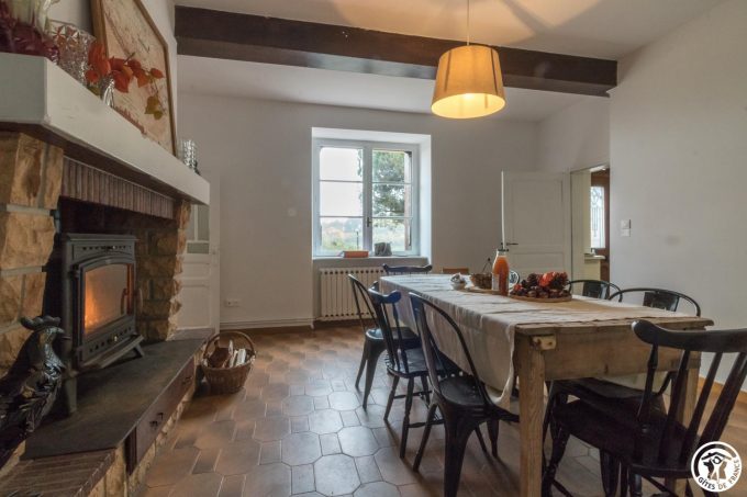 31G101543-6193a414fa0b4b50a8d465281e90be23