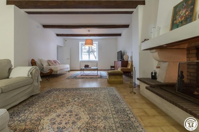 31G101543-7d9657d955854d3788a316de333b2461