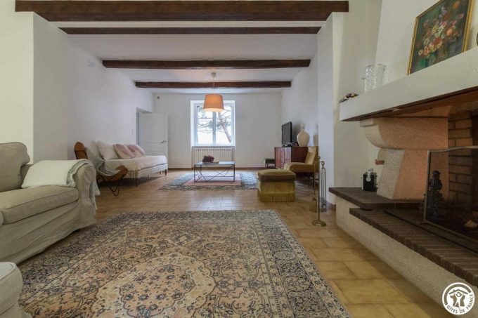 31G101543-89e79ecc4d424c9b80e9c9df87c5bc1a