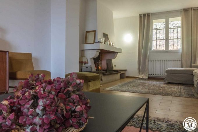 31G101543-a2ee2ef821e94d56aca99e9ed9266ac4