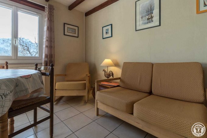 31G101553-5ce94b7c0f7041da84b7d26b03122857