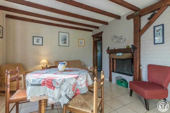 31G101553-7788e6a8e5d642e59d2182287dde7714