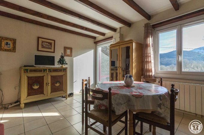 31G101553-948bdf0a814145678df7bda03d84c96e