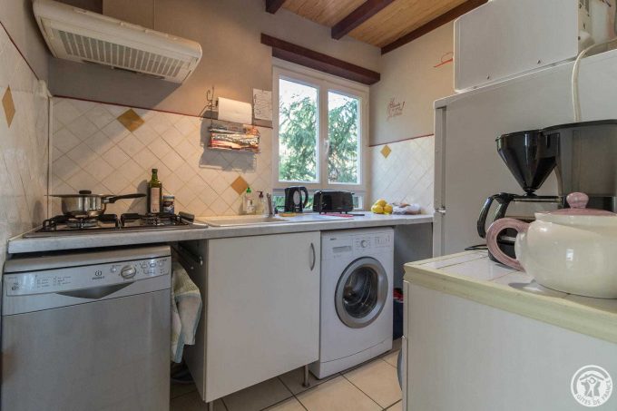 31G101553-cb6444462bf04d64b443d1924069d70c