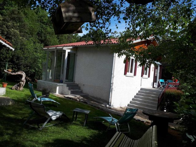 31G101553-e6a1db36e99d4a50964a464e887b9443