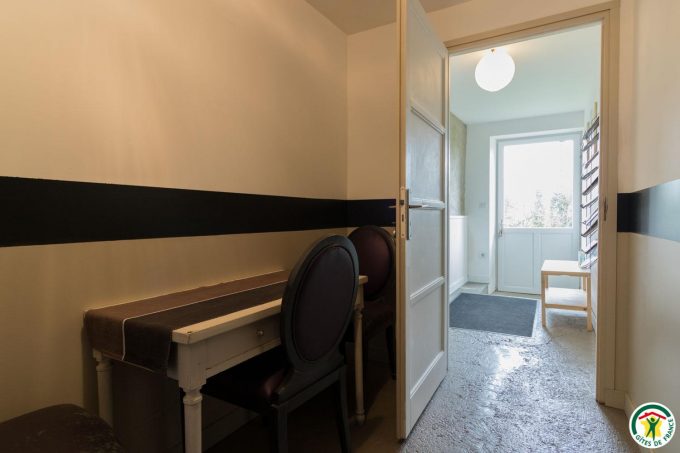 31G101566-1fd9a5a56b4242028a83666fbd602fe8