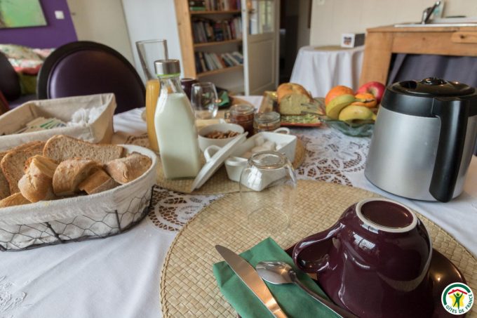 31G101566-42901fd84c5d4617a2e90054c5a297e7