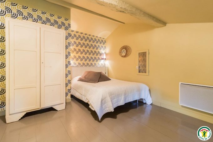 31G101566-b4fb02abb0964e628332ffc1d98cc432