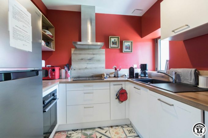 31G101569-153543d2e8d245e1b36480fddae7d13a