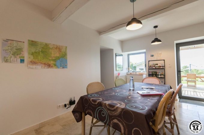 31G101569-3101ca0bcc43460f93f149a69b49e891