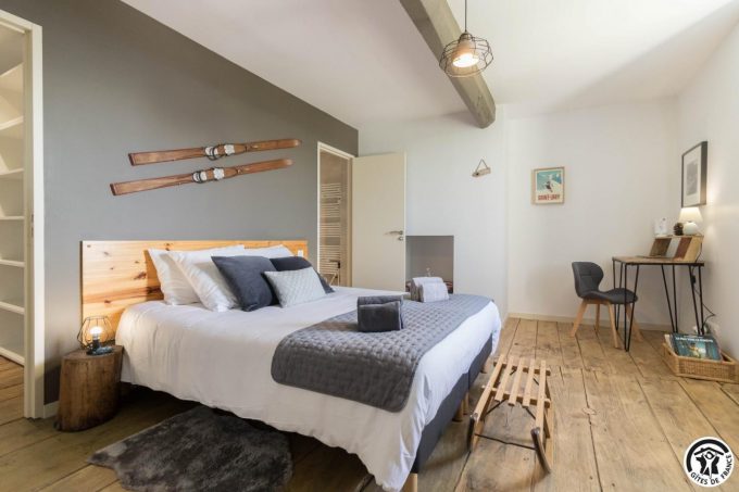 31G101569-5437611951d2424c80a063a66c666c37