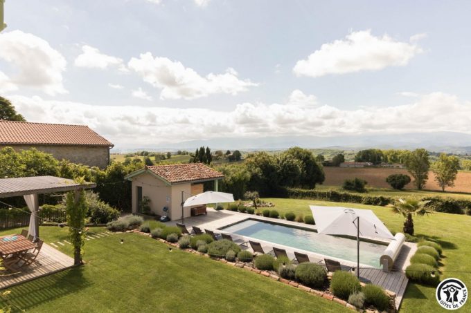 31G101569-7a7250e27068489996a4141f0205d9c9