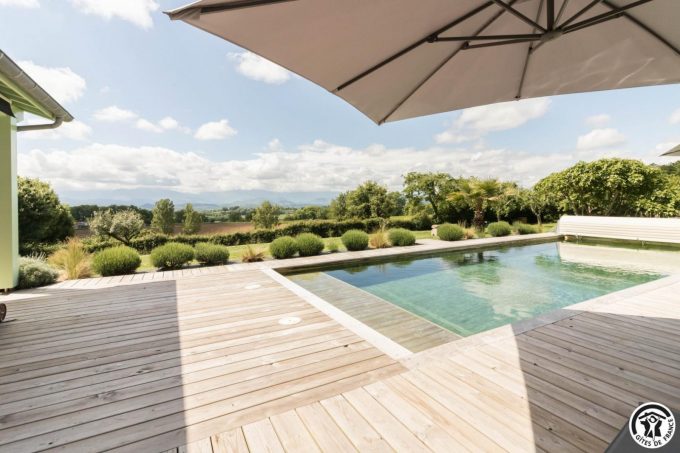 31G101569-8d284285f5c54857b4c714697a124ae0