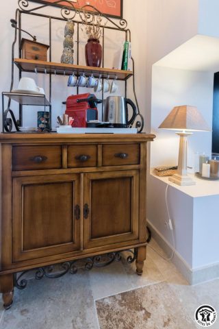 31G101569-bef050774a294f59afe81c737d604bf8