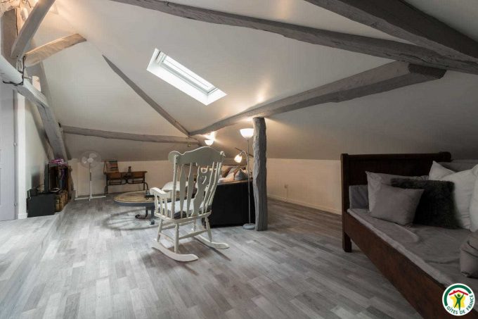 31G101580-0d227dcc27e0446a81ea98db4ed5b1c2