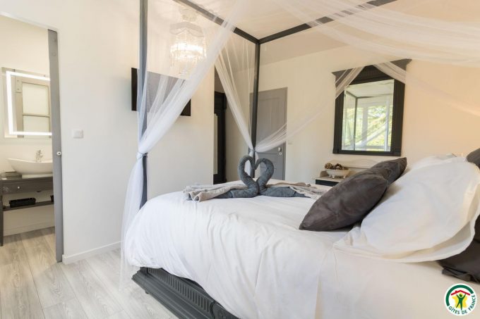 31G101580-12fdb9cca70c4f0187eef4c6148e6073