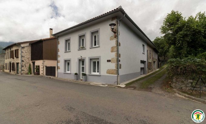 31G101580-6e3602cf0e884a29bf5fb85afed96504