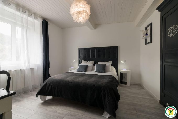 31G101580-71fc5795d9ee4f208a641450301b1f95