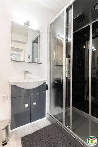 31G101580-72855af2963d48e1947b03b5bf960e8e