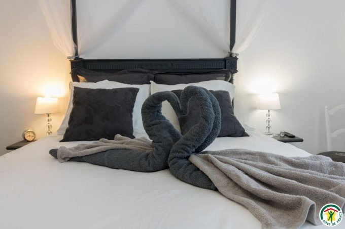 31G101580-736e839c8d3b47b2b4bb978f3d49e579