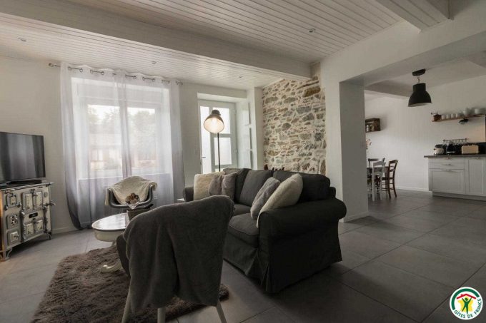 31G101580-bb6e423cc01a47e7956cd2ee78644e59