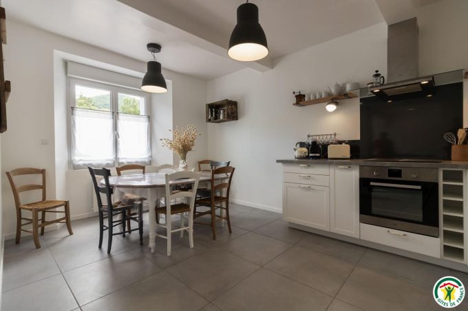 31G101580-c0acf2c628784865bf0f02f2eb5eb80c